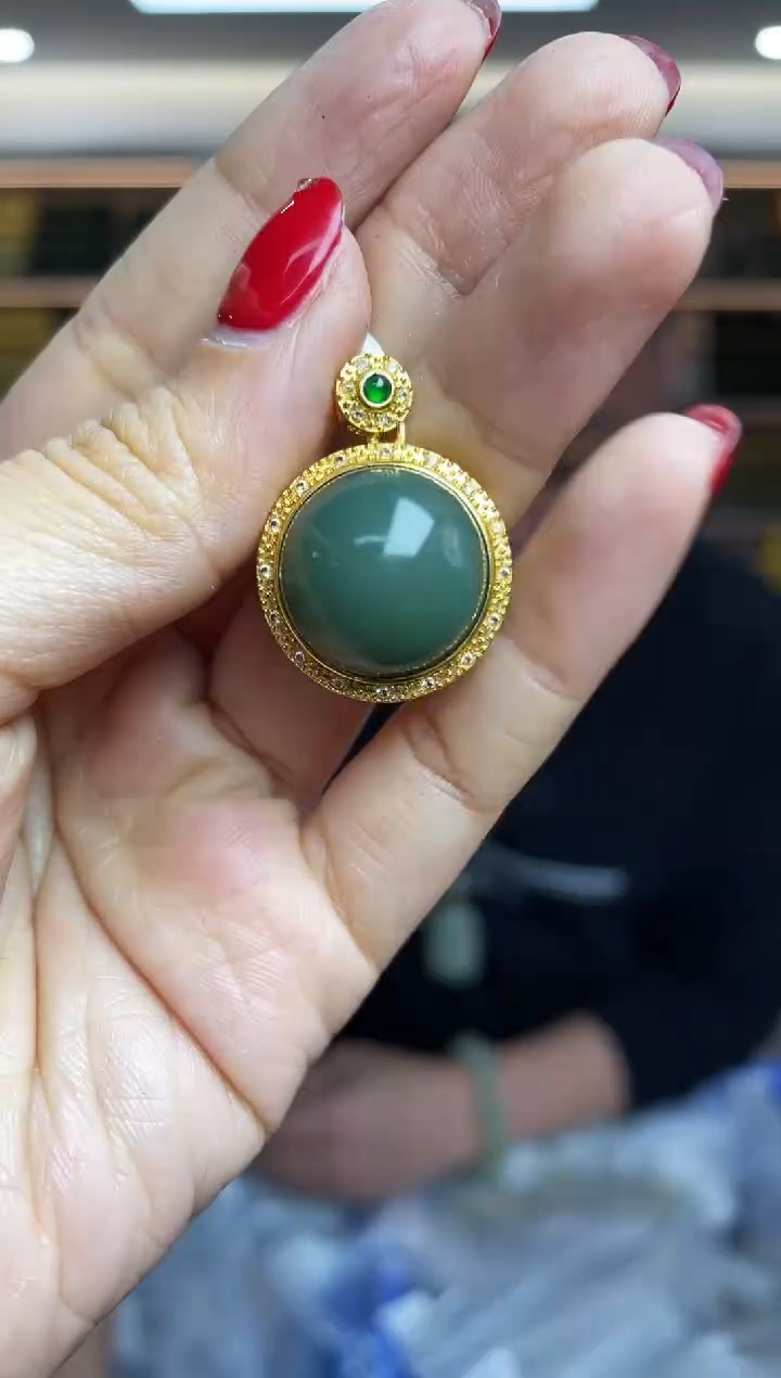 【闪购商品】和田玉`18K金镶嵌多样性发一件
