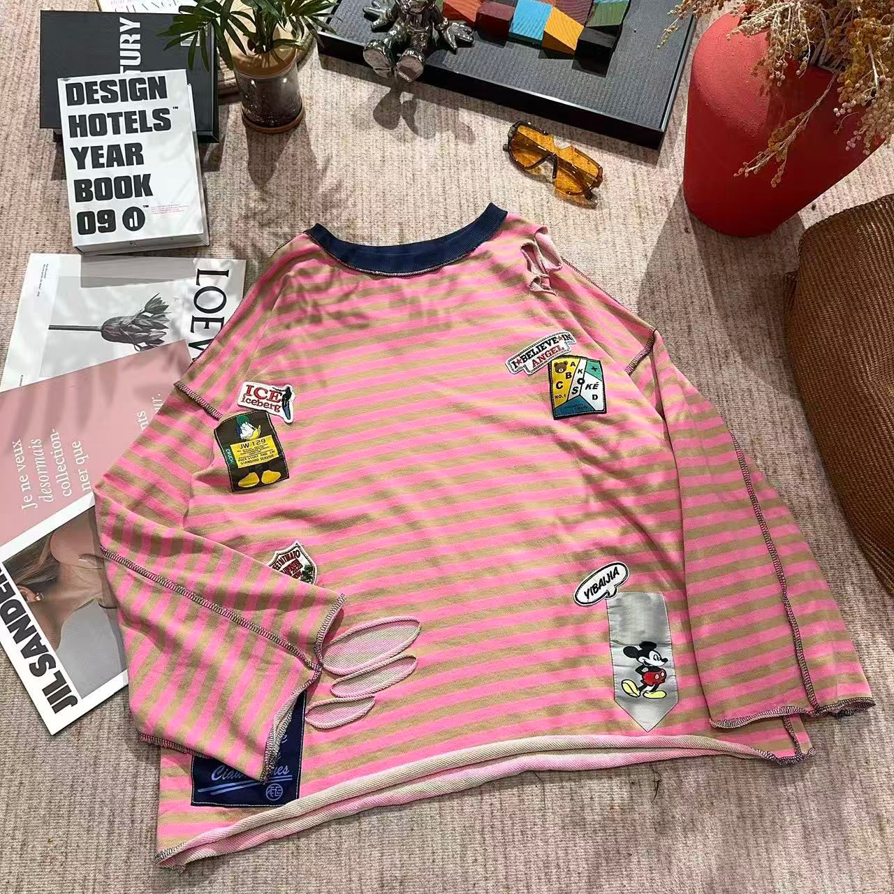 2025冬季新款时尚休闲破洞款卡通印花条纹打底长袖T恤5352