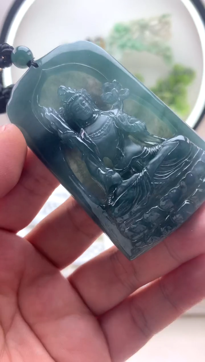 颈饰未镶嵌翡翠虚空藏