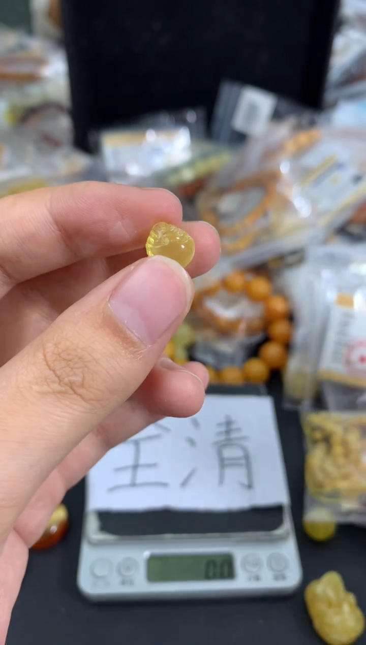 蜜蜡未镶嵌珠宝奇石1