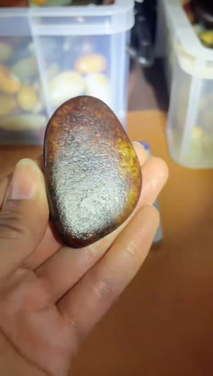 未镶嵌和田玉（糖玉）挂件原石