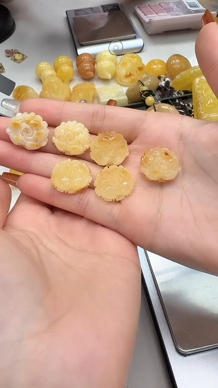 裸石琥珀未镶嵌随机一个