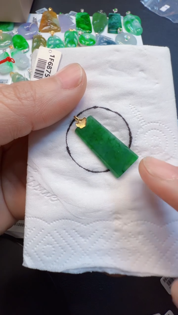 【闪购商品】翡翠吊坠(不含链)18K金镶嵌680