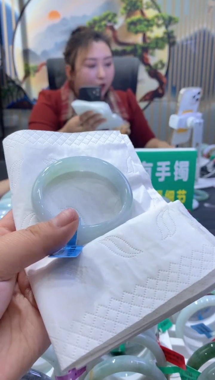 【闪购商品】翡翠手镯未镶嵌多人03962