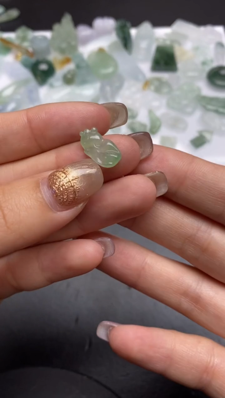 【闪购商品】定制翡翠未镶嵌翡翠毛货~