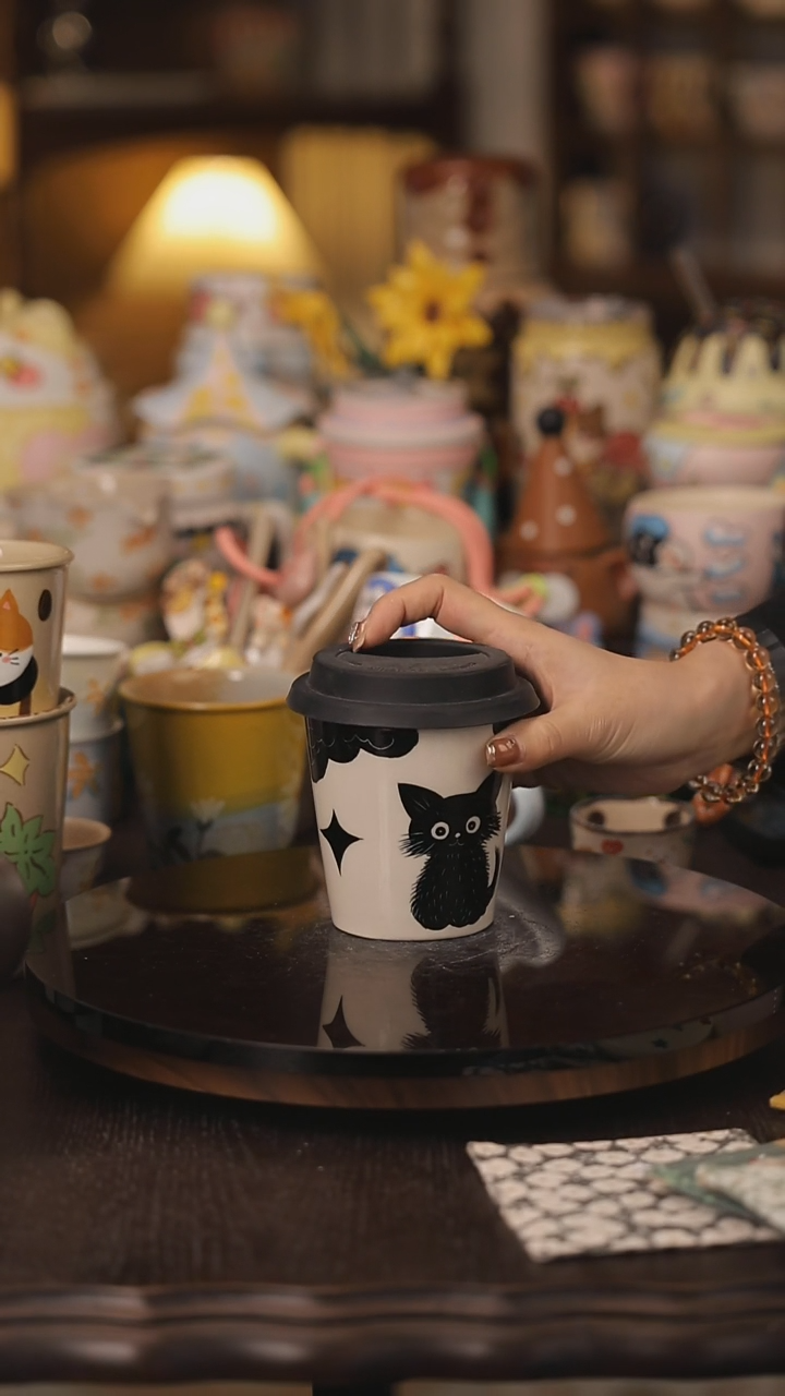 摆件景德镇釉下彩绘设计师款式陶瓷