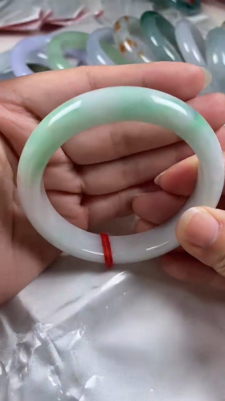 【闪购商品】翡翠手镯未镶嵌手镯