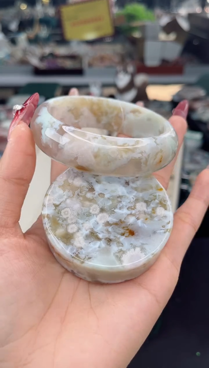 【闪购商品】石英质玉手镯未镶嵌61圈口（赠品镯心）6540119