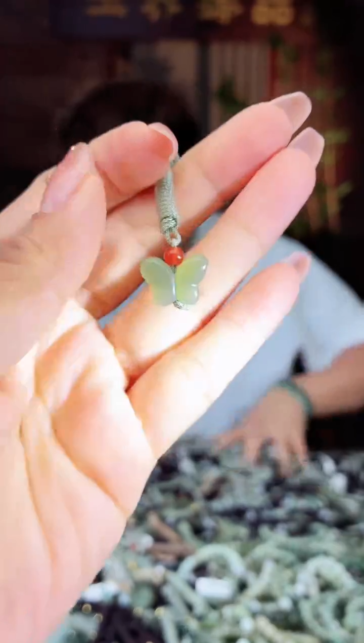 和田玉未镶嵌颈饰拍一发一