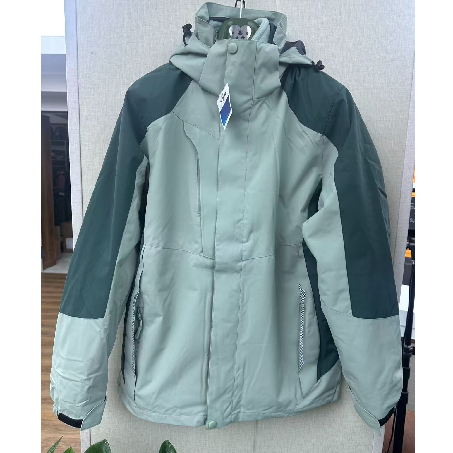 【特伦布朗】浅绿拼色抓绒冲锋衣