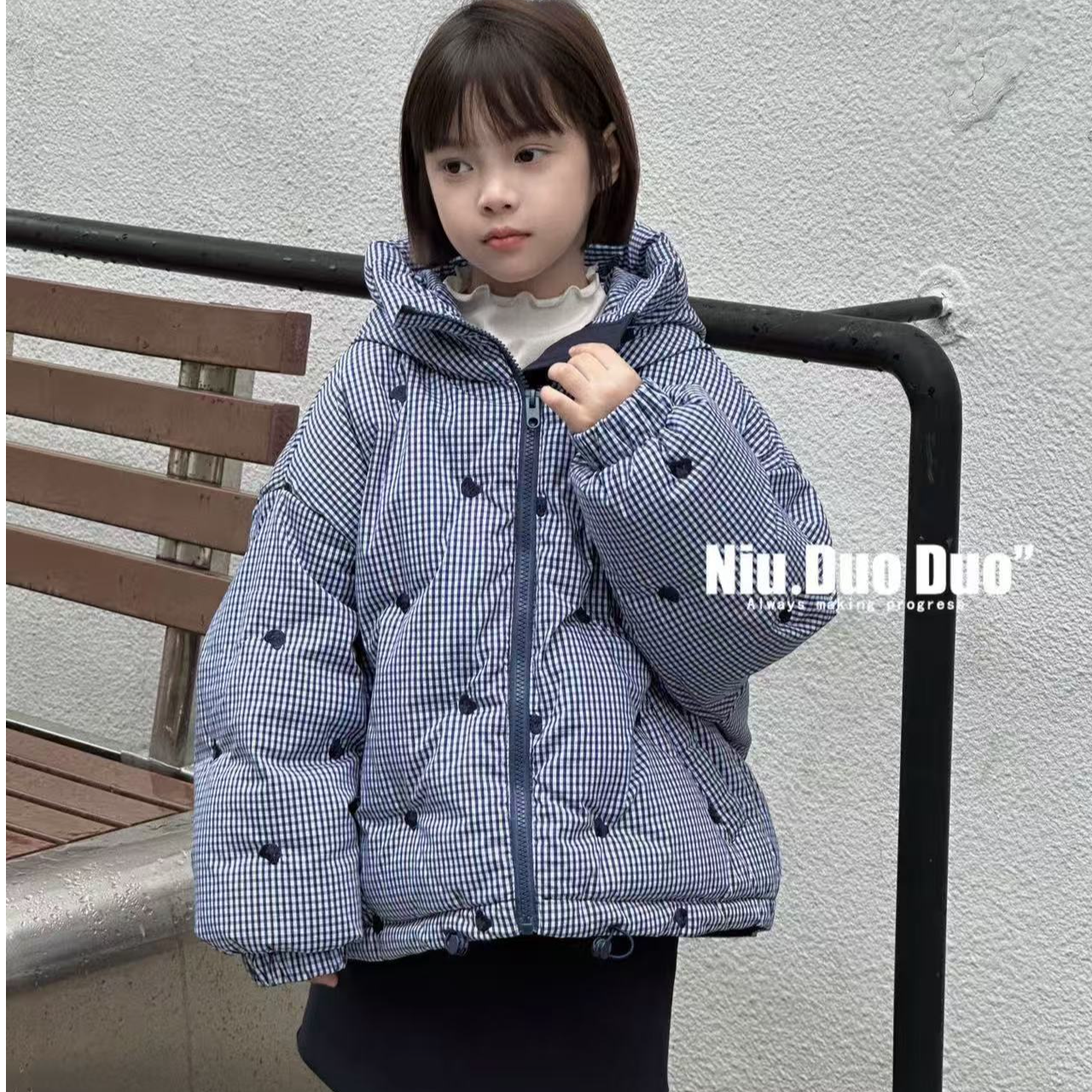 2025冬『蓝格暖绒』女童洋气格子图案小熊刺绣羽绒服外套55395