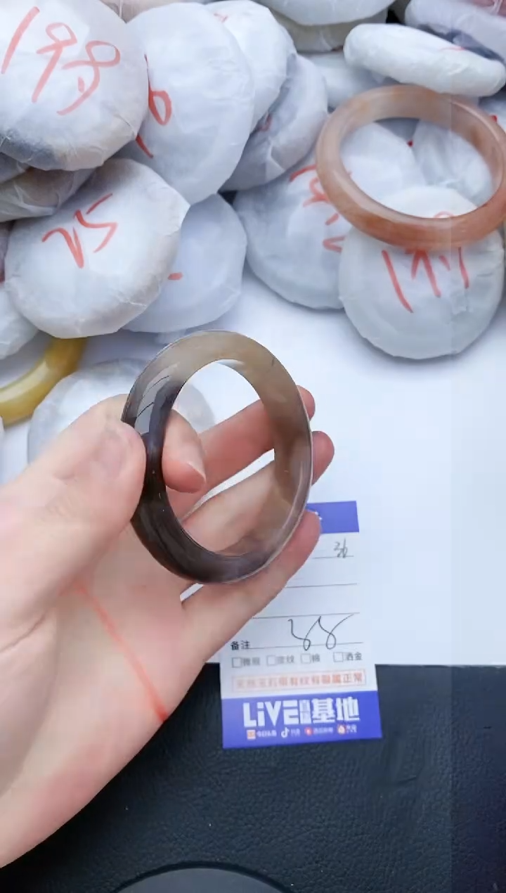 【闪购商品】石英质玉手镯未镶嵌36+53/54