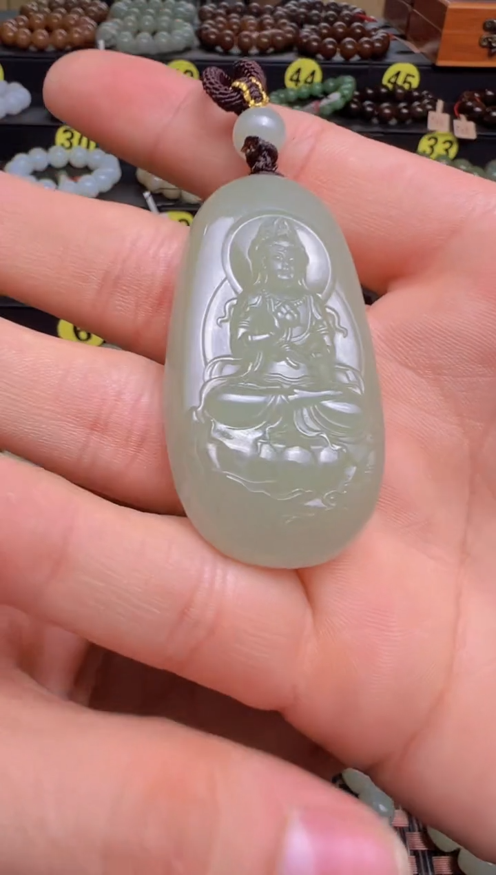 【闪购商品】和田玉吊坠(赠链)未镶嵌且末料青白玉观音牌