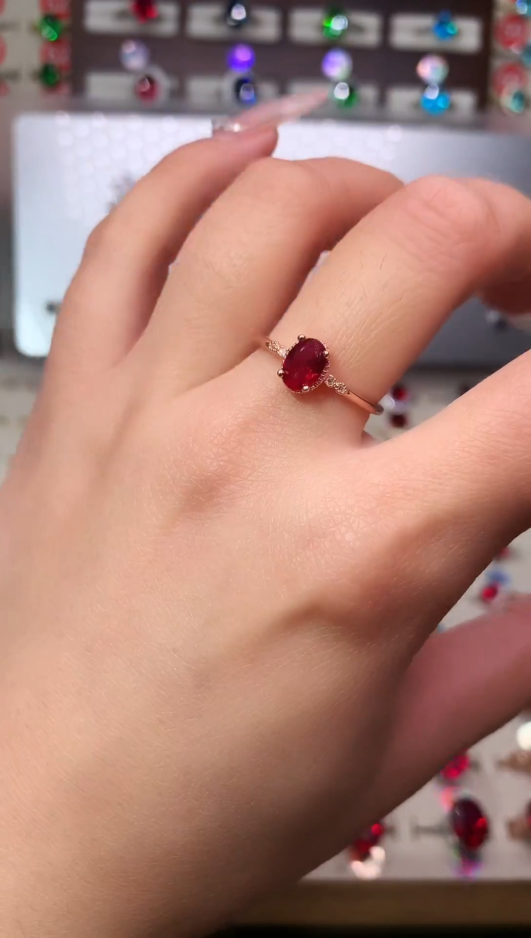 银S925镶嵌戒指红宝石5*7 酒红 玫瑰金托