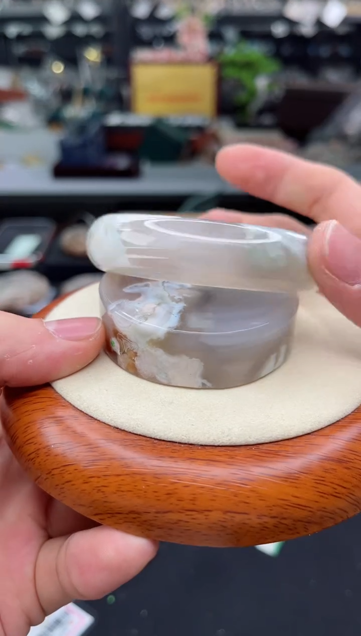 【闪购商品】石英质玉手镯未镶嵌61圈口（赠品镯心）6536282