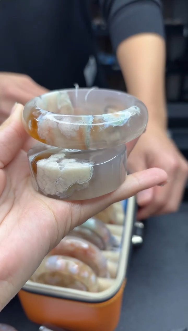 【闪购商品】石英质玉手镯未镶嵌549（59圈赠送镯心）