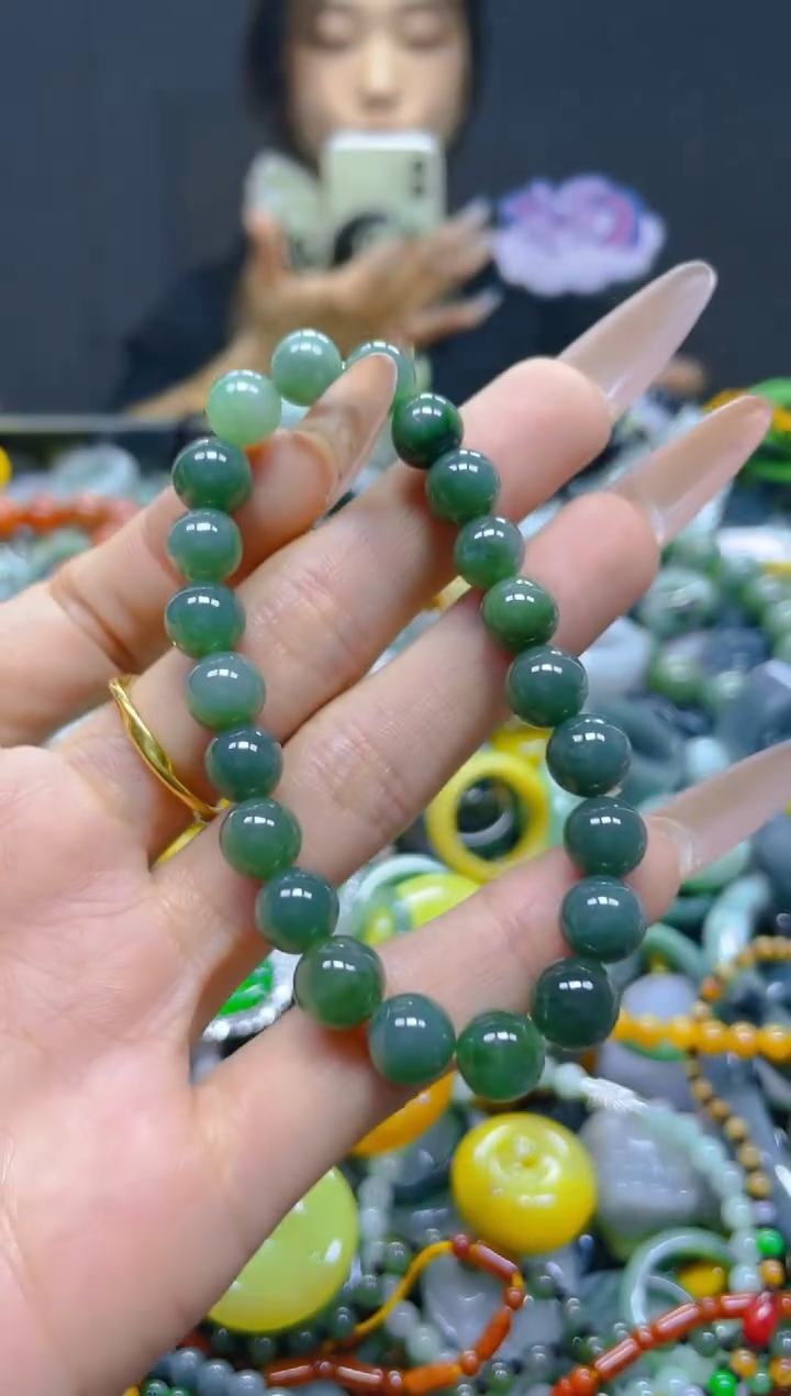 翡翠未镶嵌颈饰8MM/C/翡翠A货，一件也是批发价