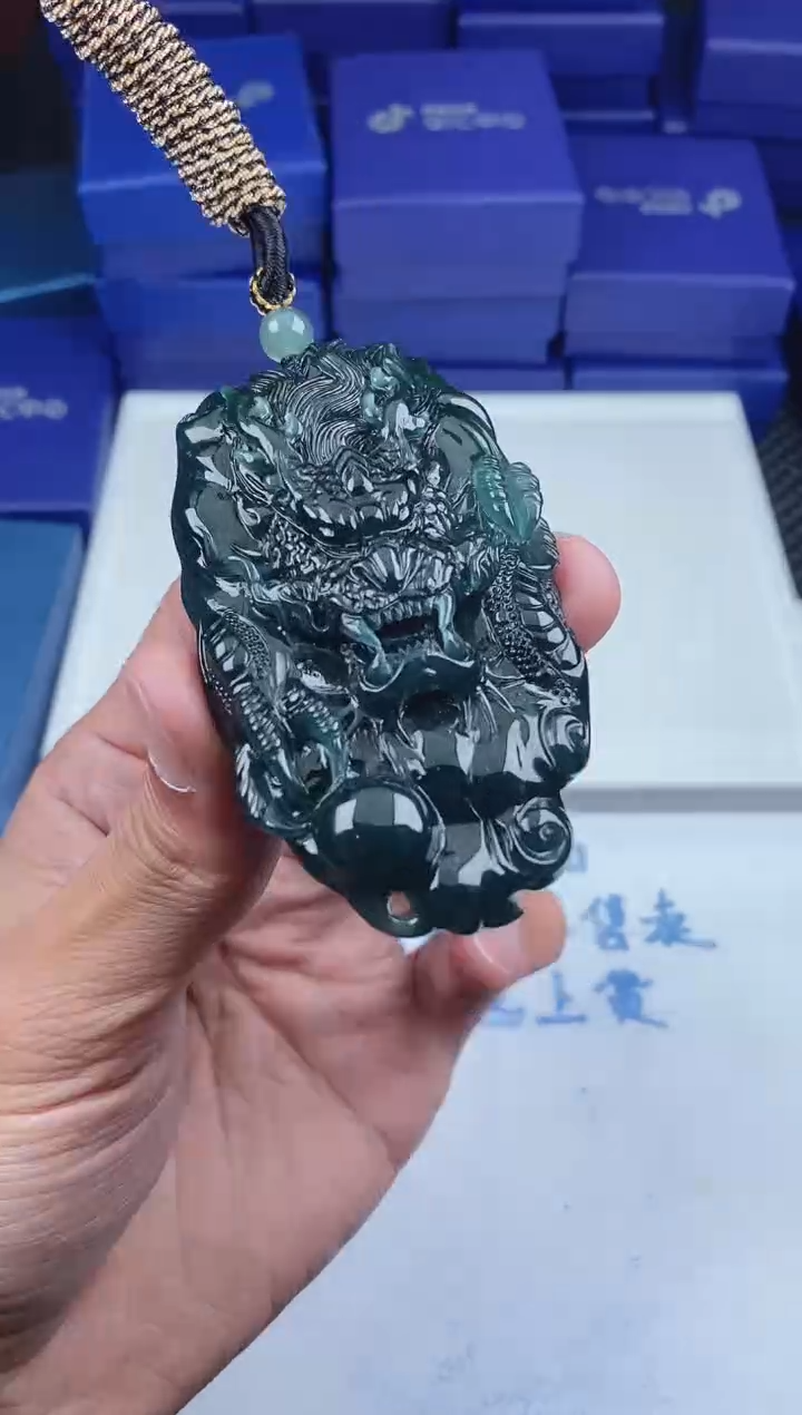 翡翠未镶嵌颈饰111111111