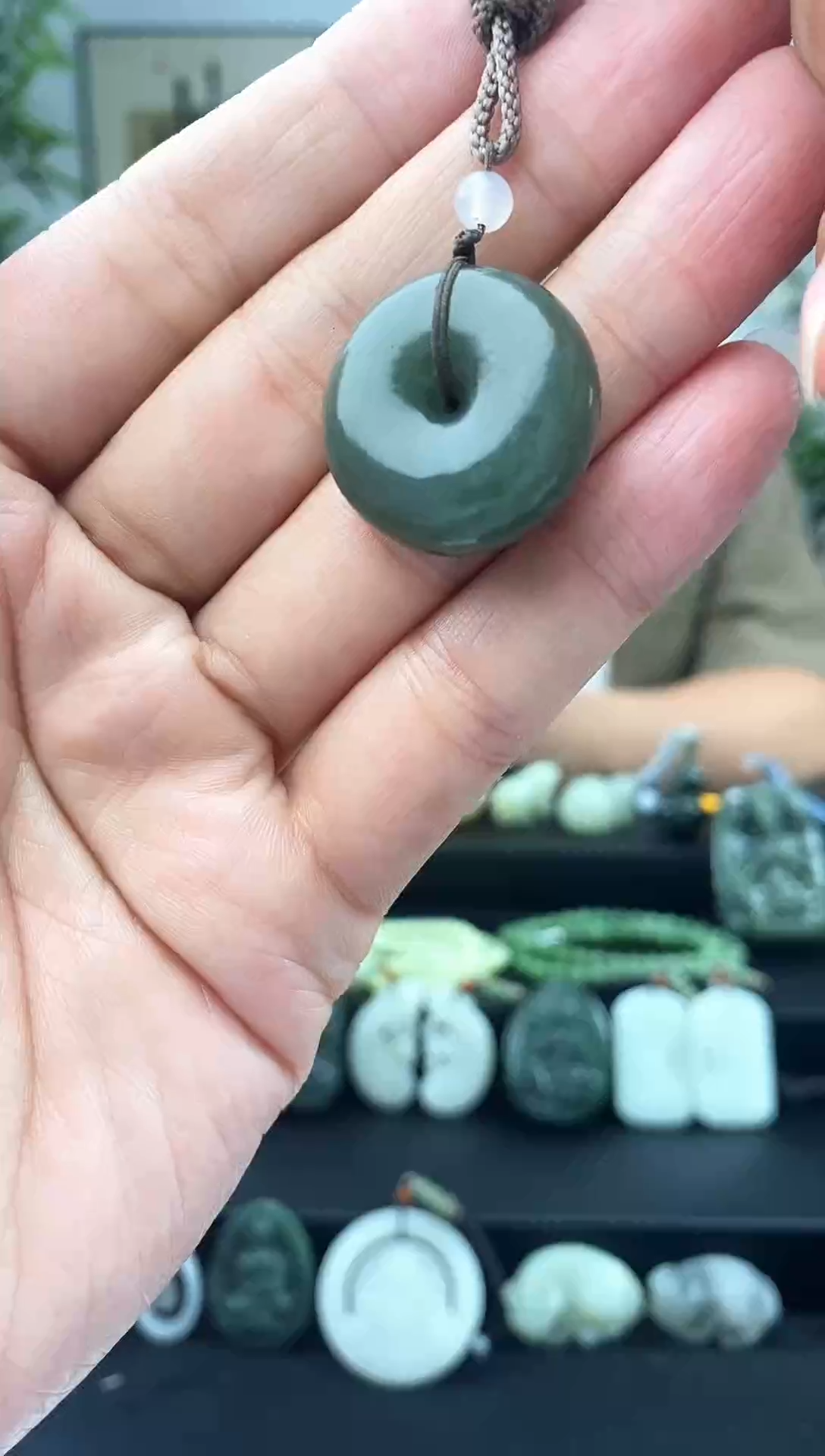 和田玉未镶嵌颈饰1