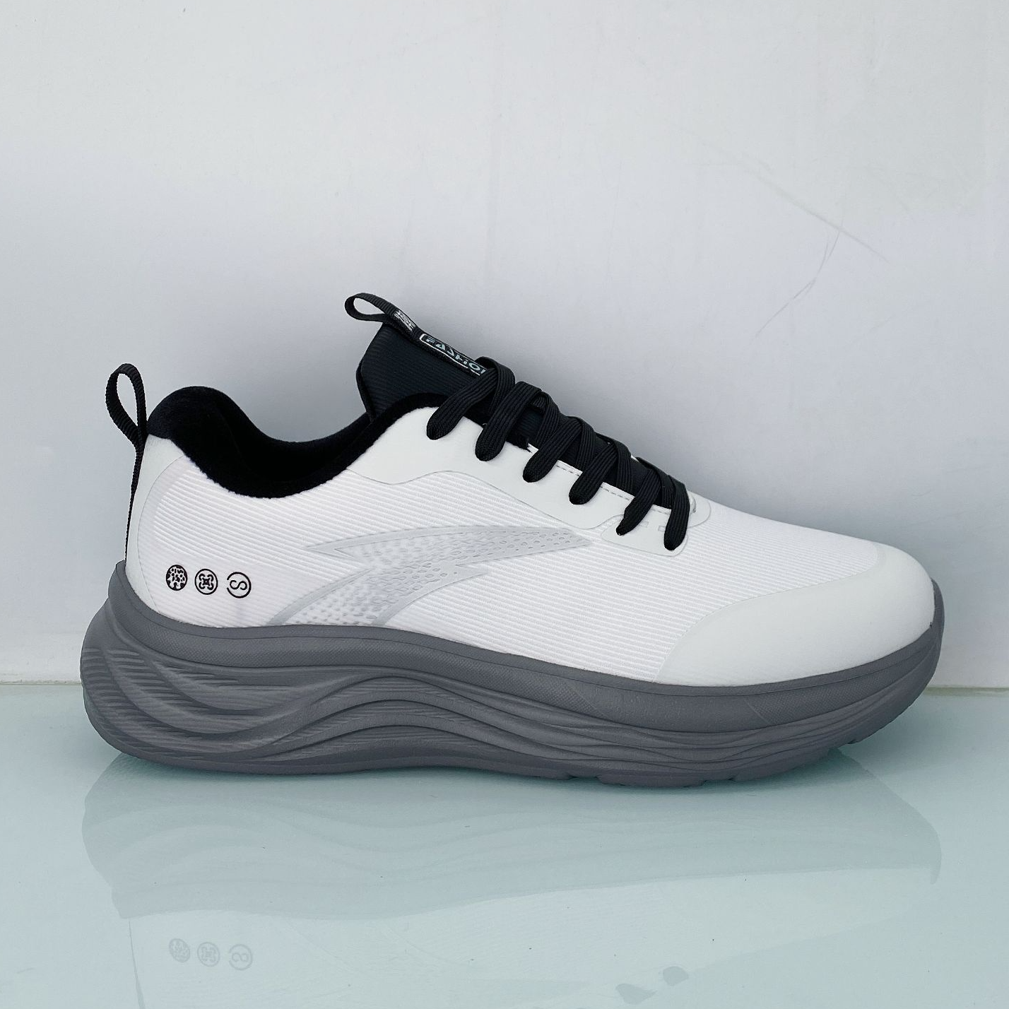 【一森家】新款加绒加大舒适潮流时尚百搭运动休闲鞋5358