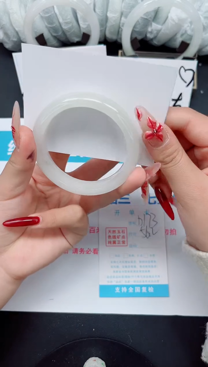 【闪购商品】石英质玉手镯合金b173