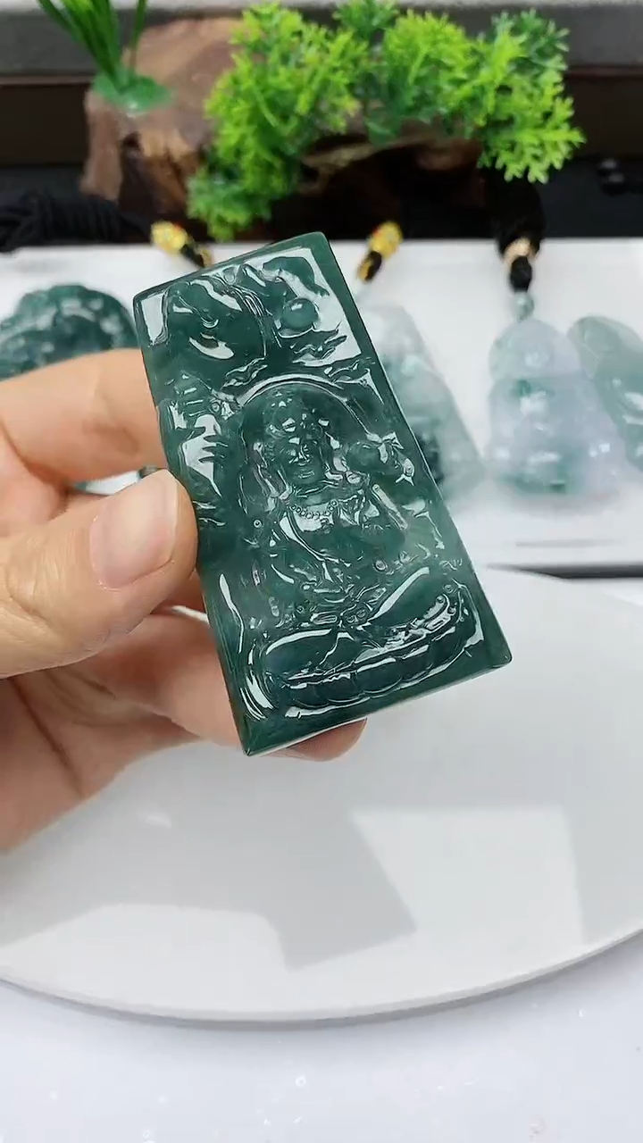 【闪购商品】翡翠颈饰未镶嵌