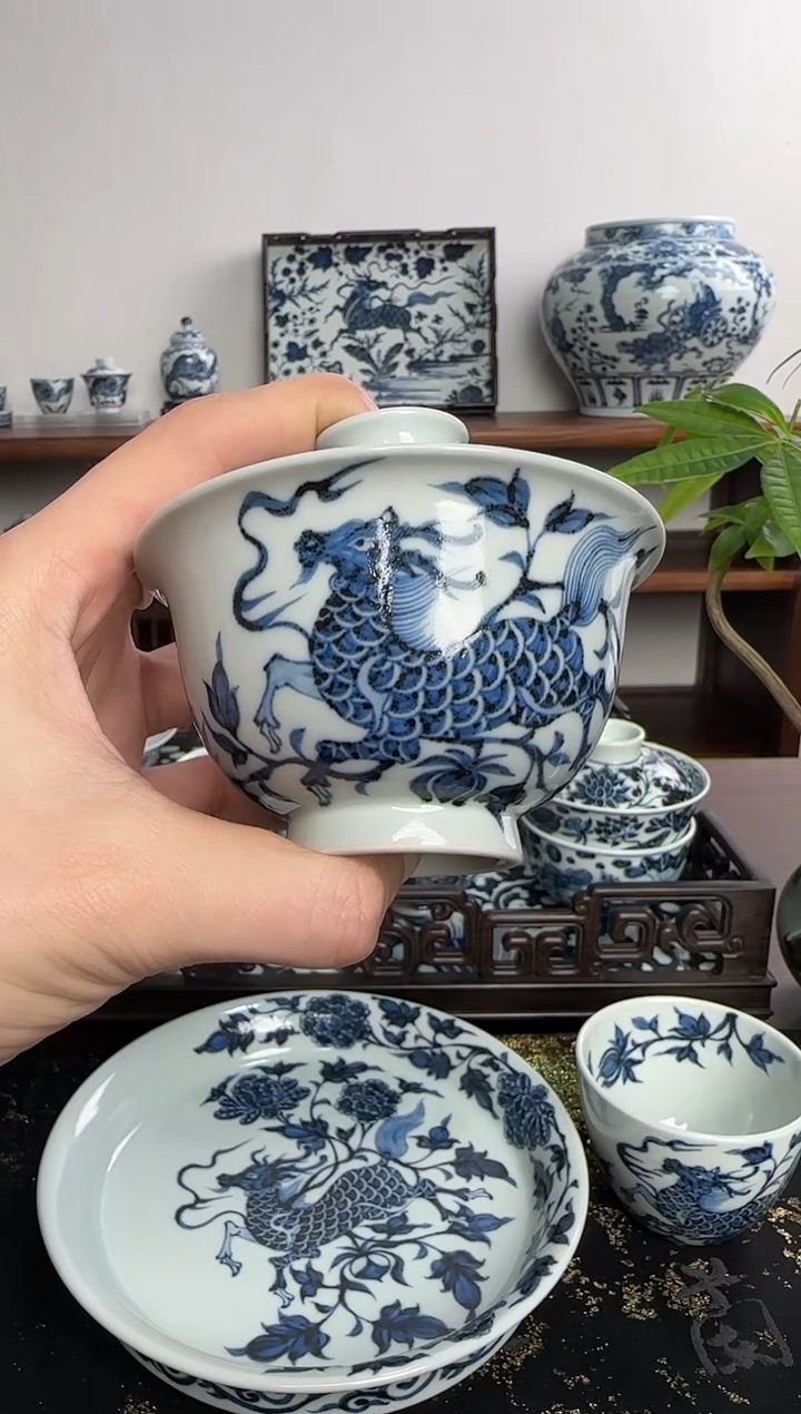 【闪购商品】摆件含真藏古梦麒麟元宝盖碗