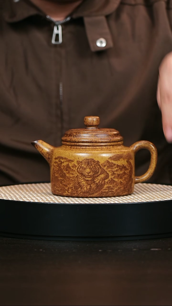 茶壶紫砂剑流德钟 柴烧