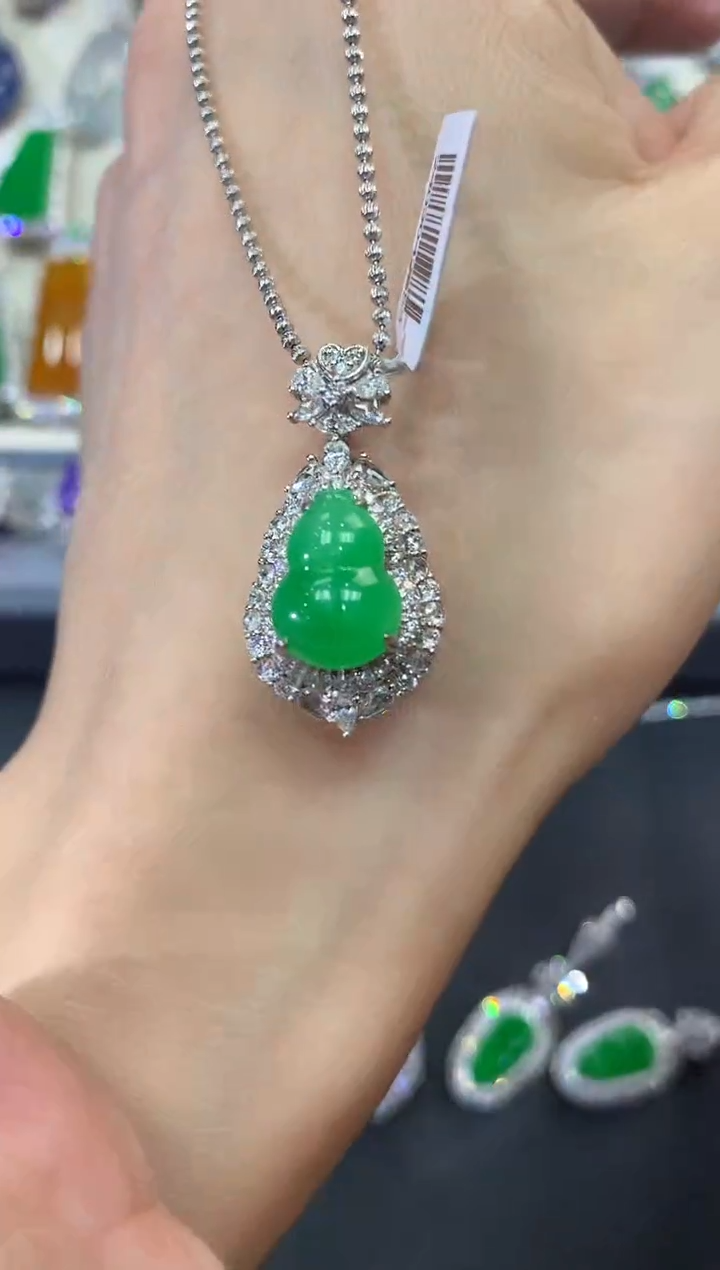 【闪购商品】翡翠吊坠(不含链)18K金镶嵌w83        