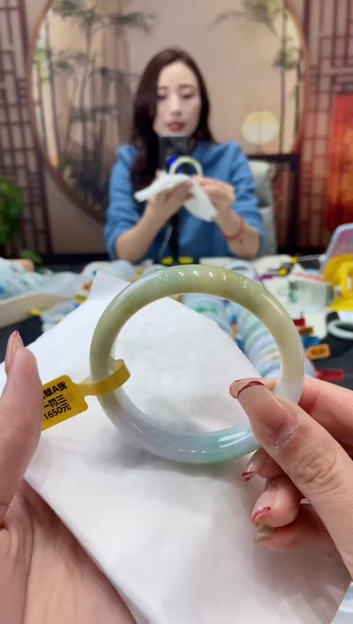 【闪购商品】翡翠手镯未镶嵌00007502