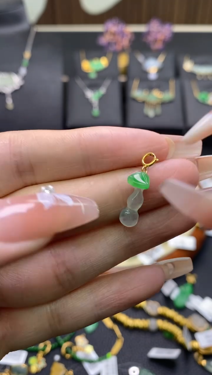 【闪购商品】翡翠颈饰18K金镶嵌净货13127