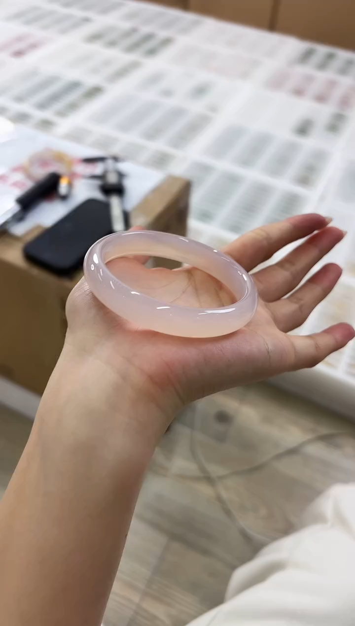 未镶嵌手镯石英质玉66-56L