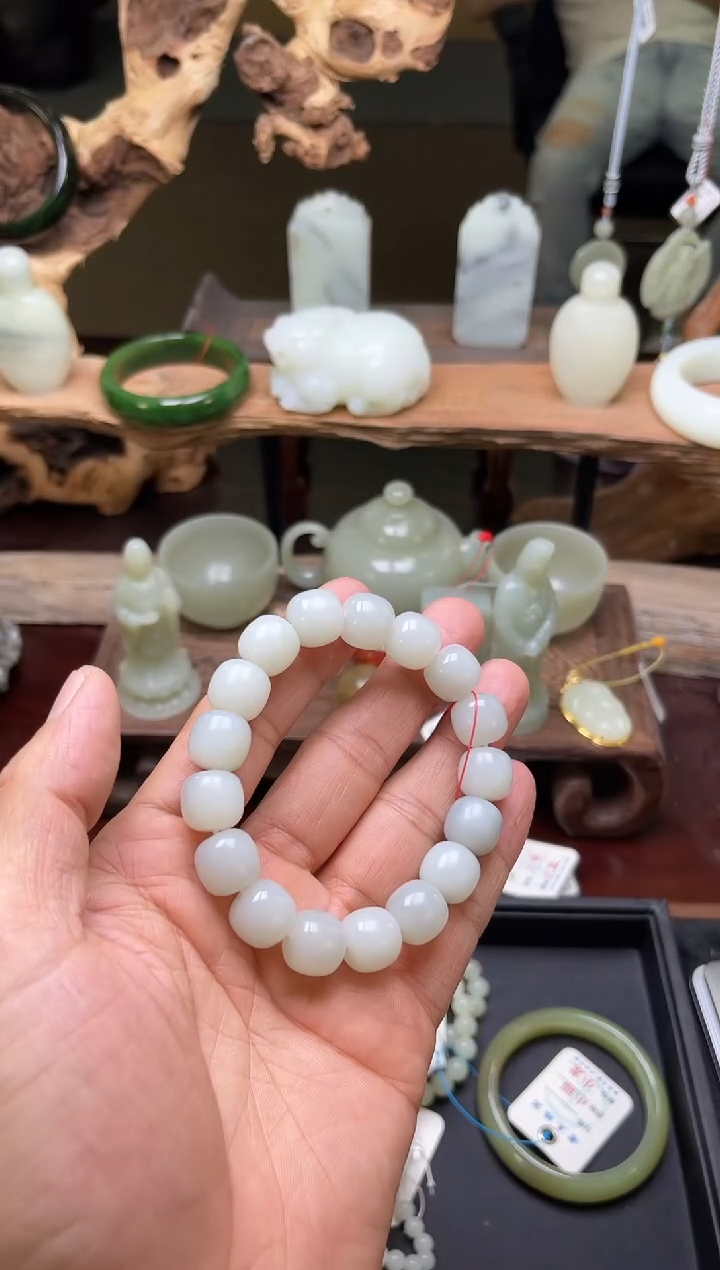【闪购商品】和田玉手串未镶嵌卡12+新疆米达老型9002376