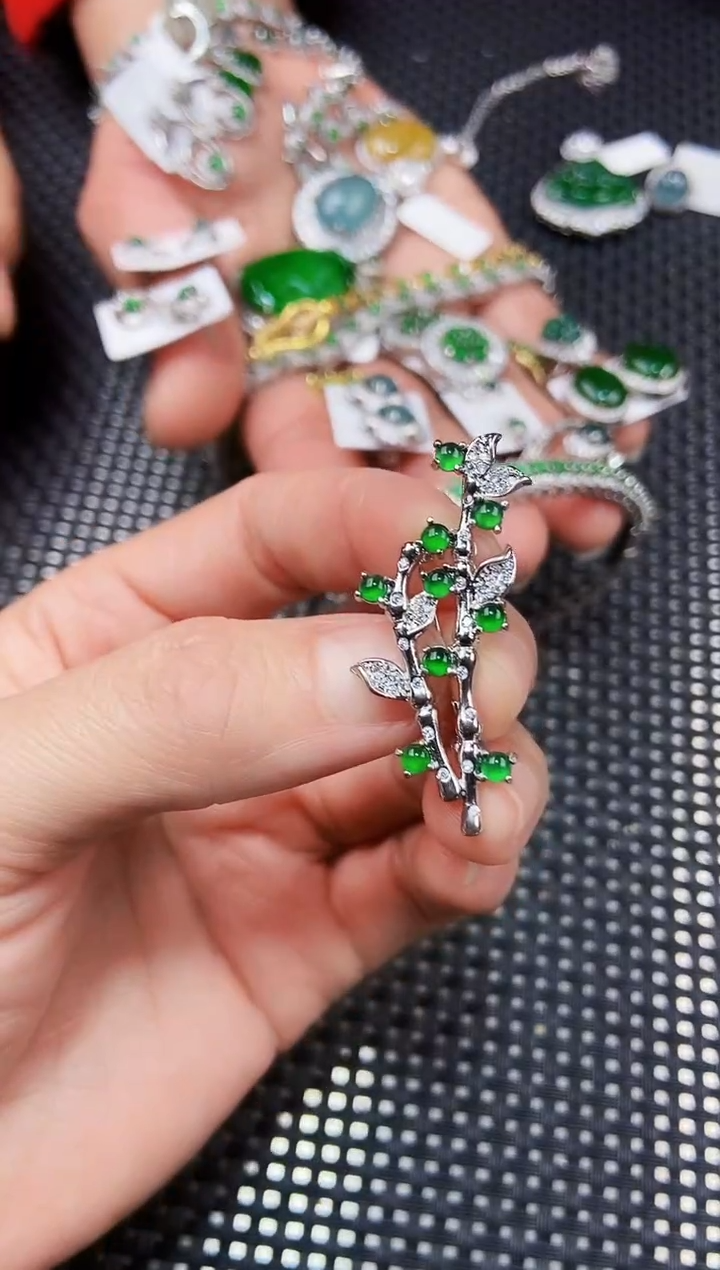 【闪购商品】翡翠吊坠(不含链)未镶嵌11111111