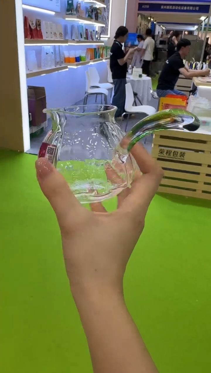 禾器莲君侧把迷翠