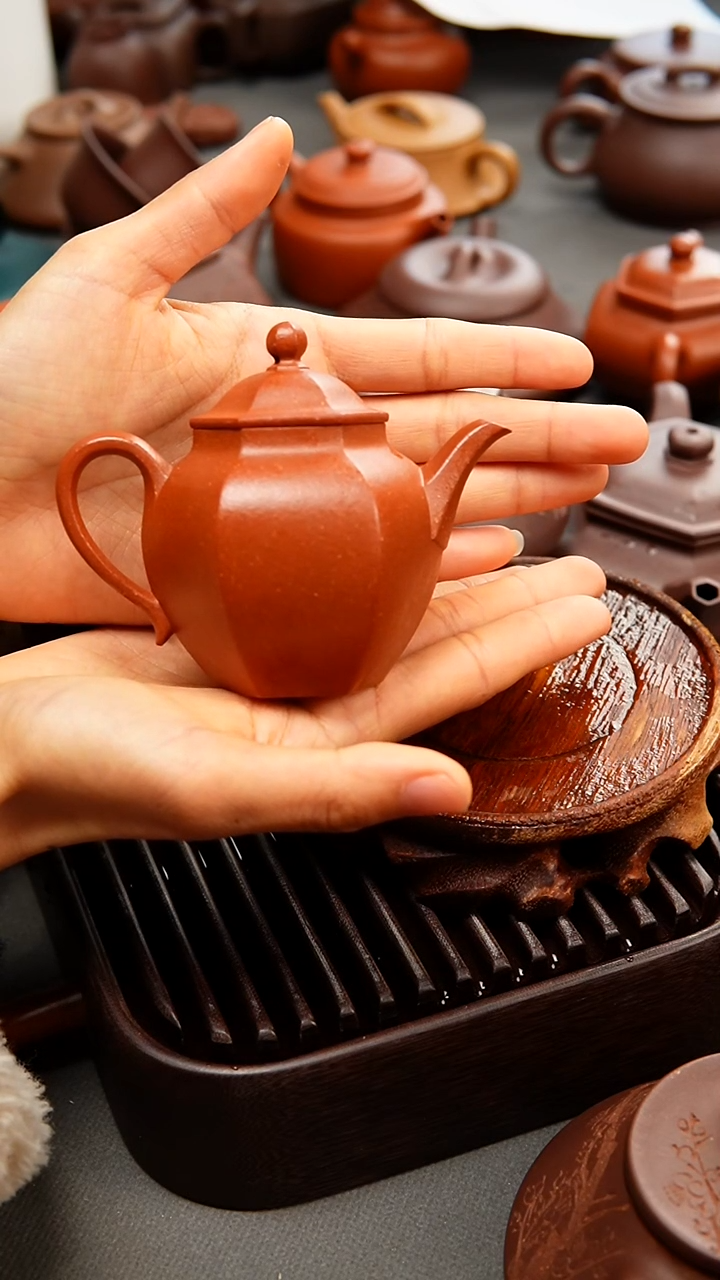 【闪购商品】紫砂茶壶六方秋水红降坡