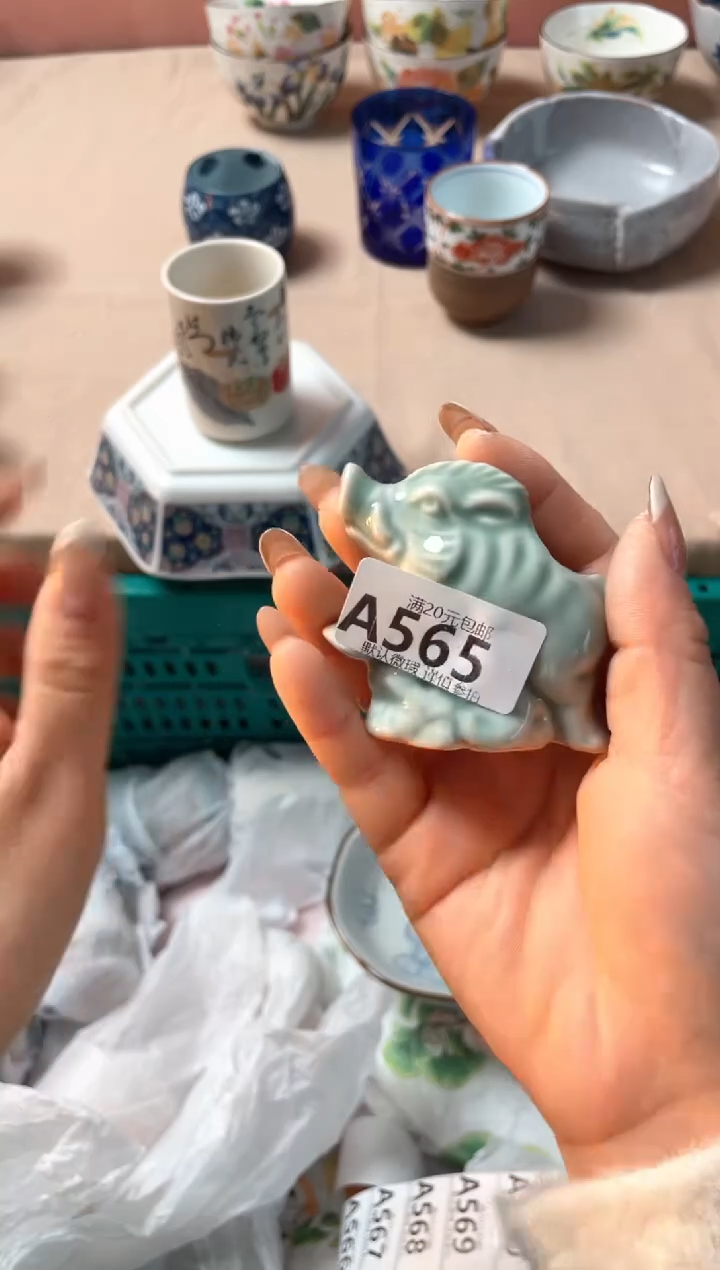 瓷片戴****猫瓷器瓷器A565