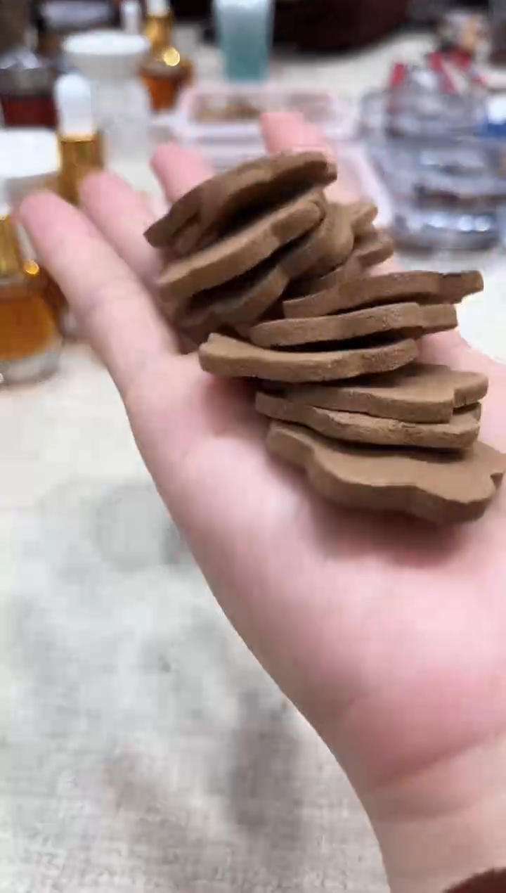 【闪购商品】沉香沉香碎屑花朵小饼干香粉一份