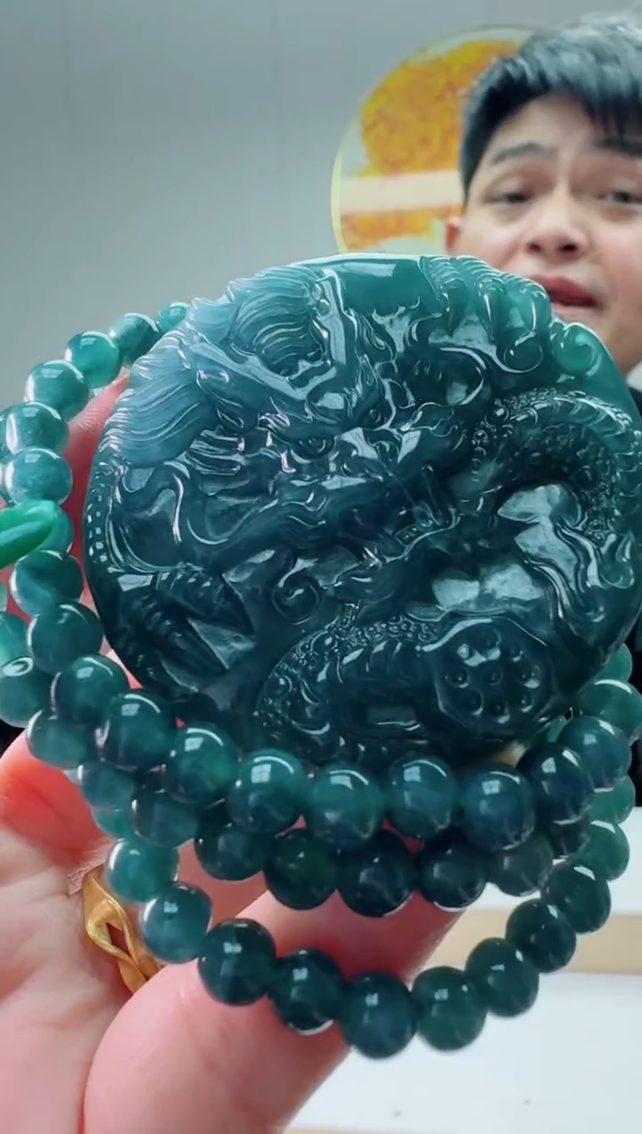 翡翠未镶嵌颈饰多样性随机发其一