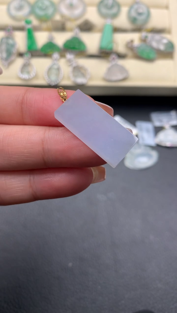 【闪购商品】翡翠颈饰18K金镶嵌D647.......