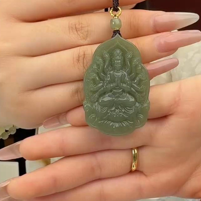 预售-新疆和田玉千手观音项链