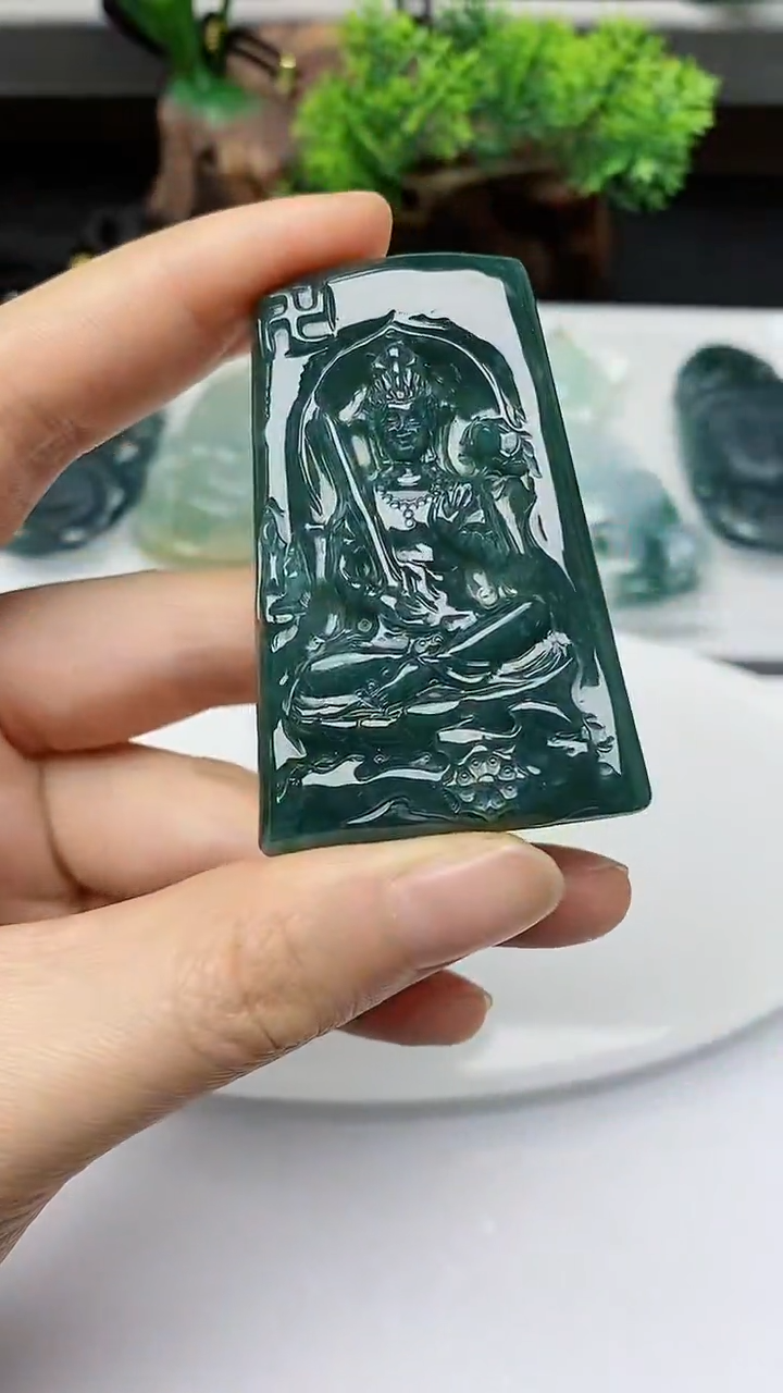 【闪购商品】翡翠颈饰未镶嵌