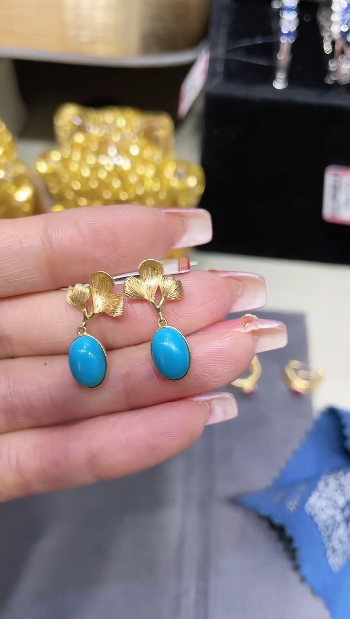 18K金镶嵌绿松石耳饰