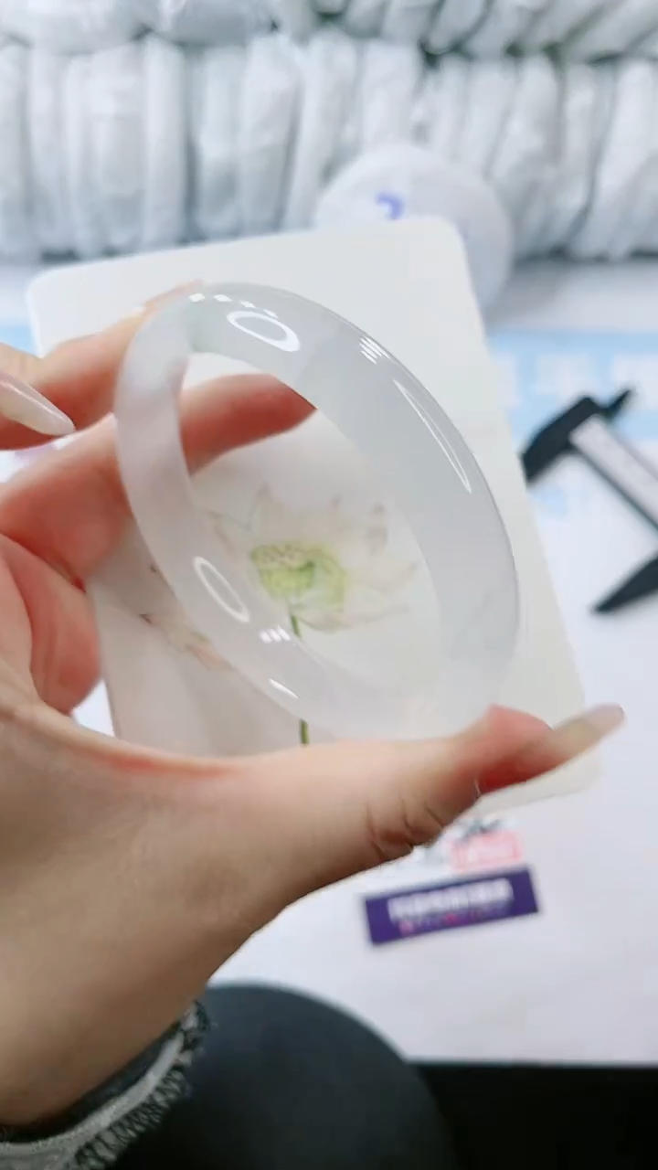 【闪购商品】石英质玉手镯未镶嵌 多样性发货V252