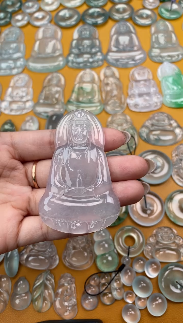 翡翠未镶嵌吊坠(不含链)素衣 70 43.7 5.3