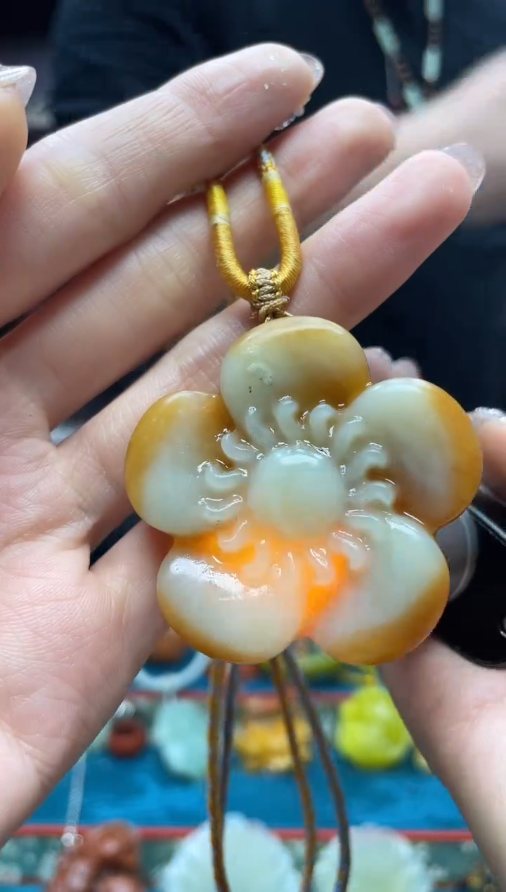 未镶嵌岫玉吊坠·