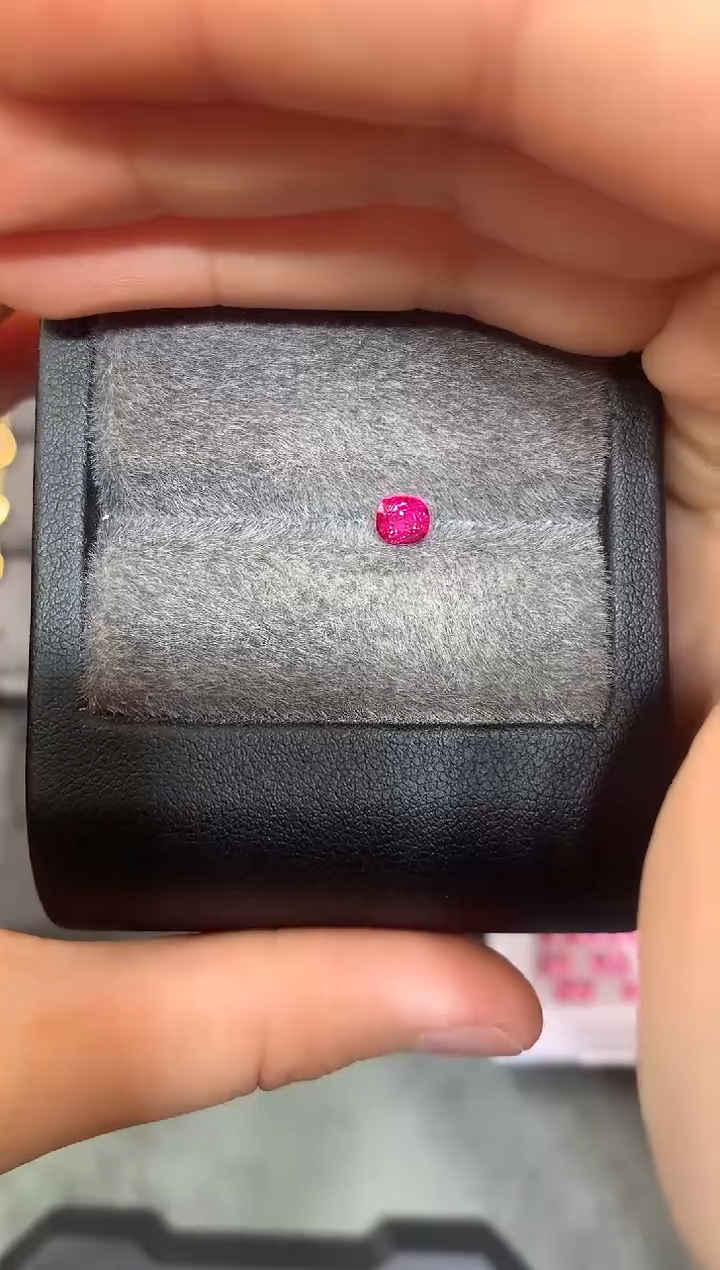 【闪购商品】定制尖晶石裸石未镶嵌枕型 吉尔德曼辛超强绝地 0.55ct