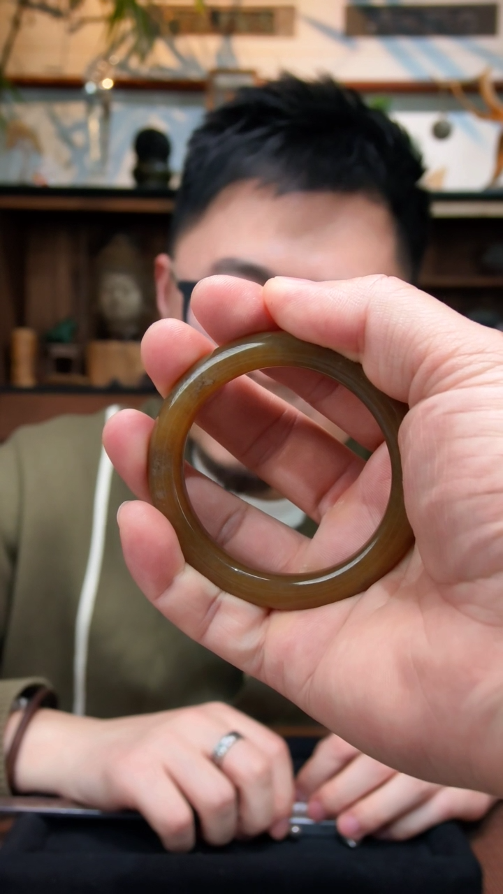 未镶嵌手镯和田玉糖料手镯YR