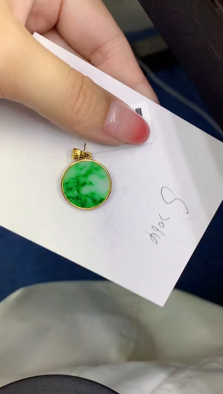 翡翠未镶嵌颈饰缅甸天然翡翠A货