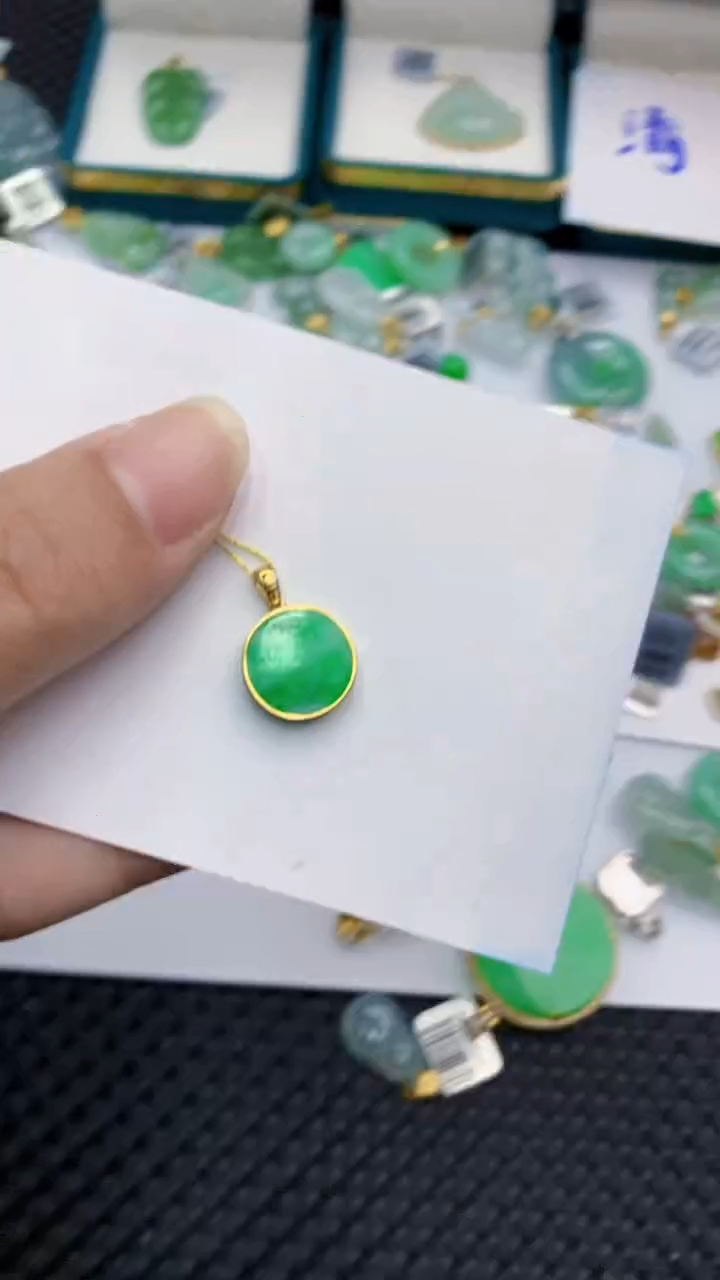 【闪购商品】翡翠颈饰18K金镶嵌            8